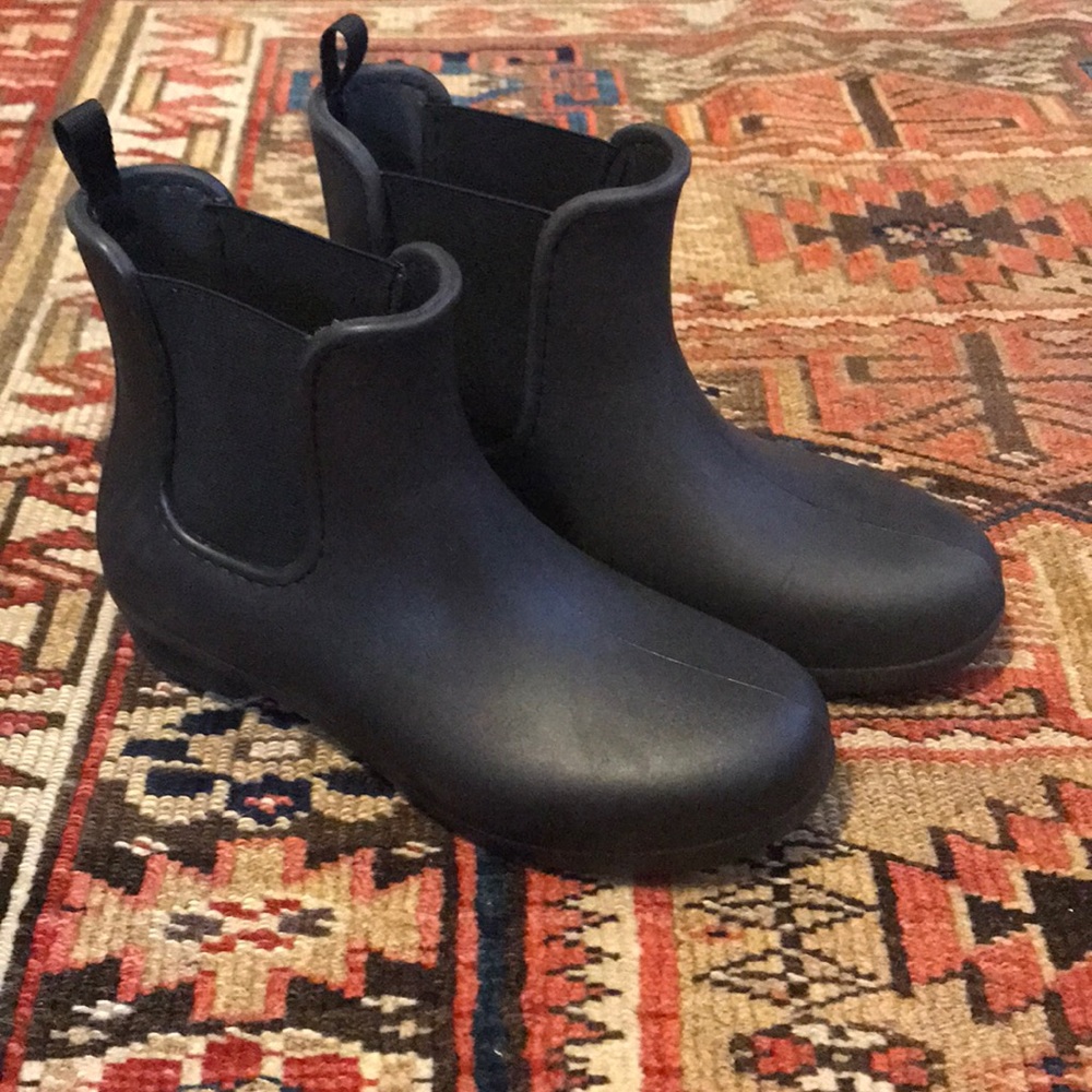 Crocs Black Ankle Rain Boots SZ 8
